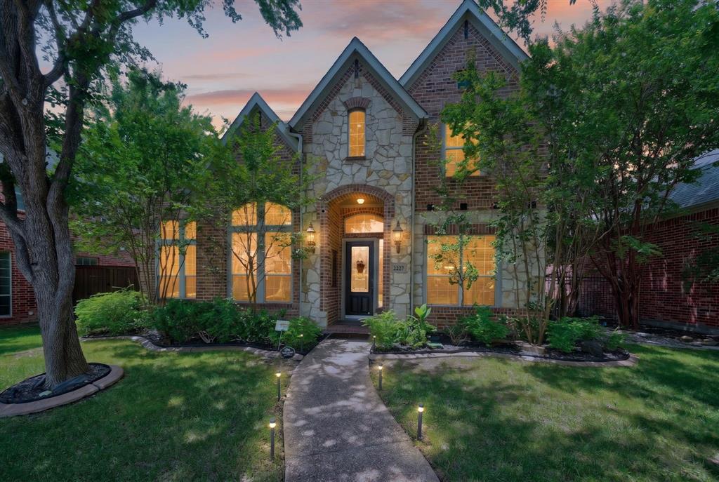 2227 Fox crossing Lane