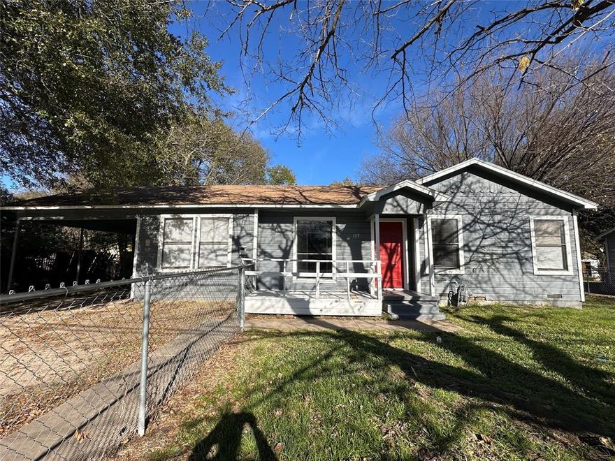This 3 bedroom 1 bath home features mature trees, a carport, and fencing in both the front and backyard. Pets will be accepted on a case-by-case basis at the discretion of the property owner. 

To apply, please contact the listing agent so an application packet can be emailed to you.