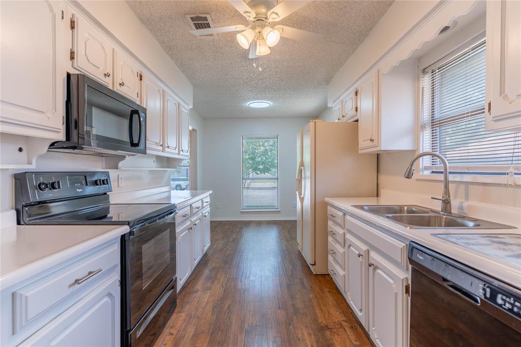 1638 Brown Trail