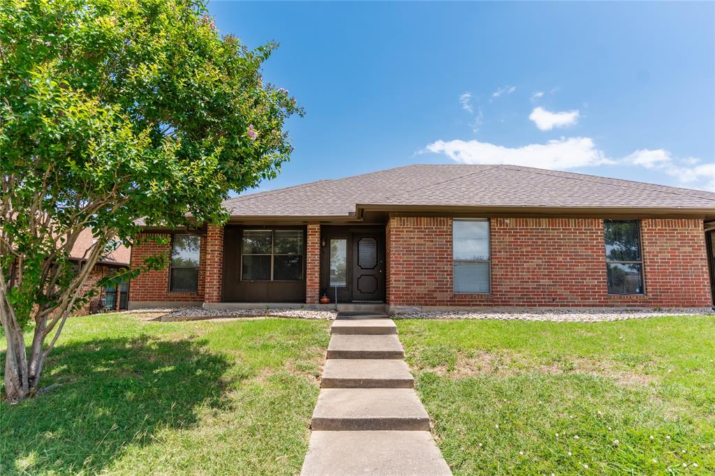 1638 Brown Trail