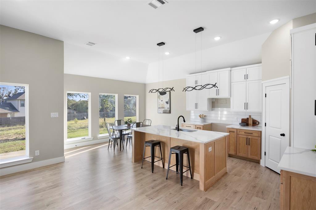 1621 S Chisholm Trail