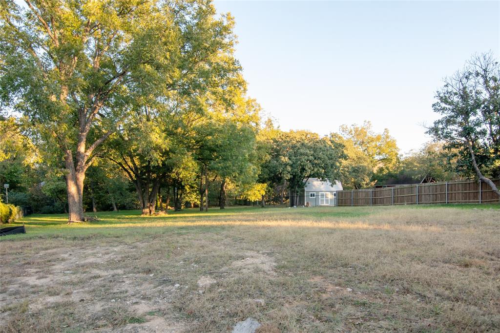 1633 Mockingbird Lane