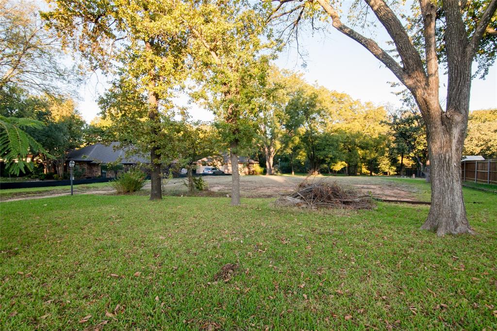 1633 Mockingbird Lane