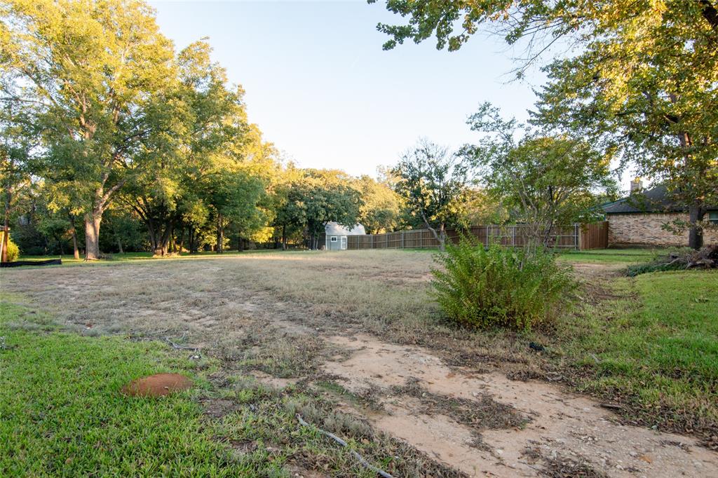 1633 Mockingbird Lane