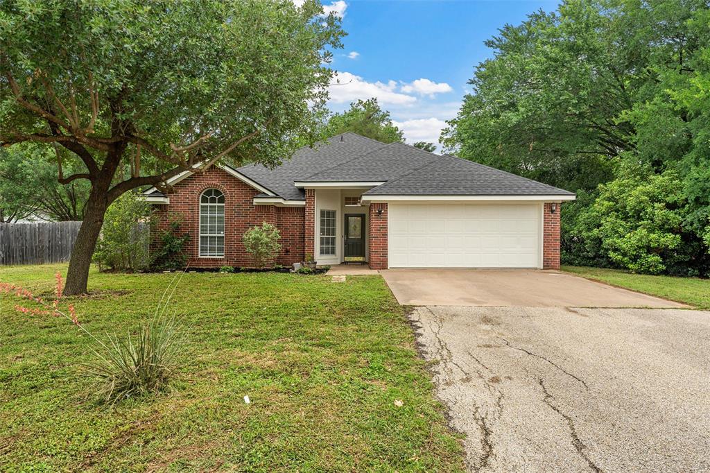 209 W Karnes Drive
