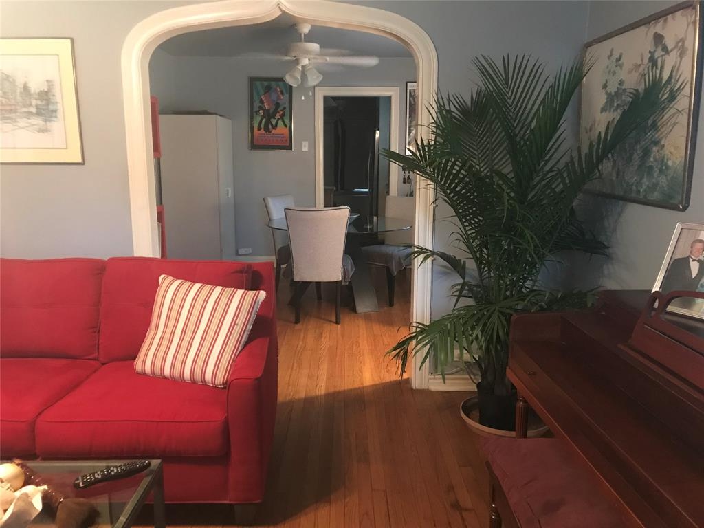 2546 Gladstone Drive