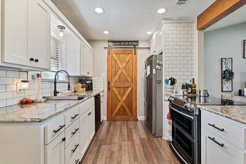 Photo of 133 S Meadowbrook Drive, Pottsboro, TX 75076 (MLS # 21176920)