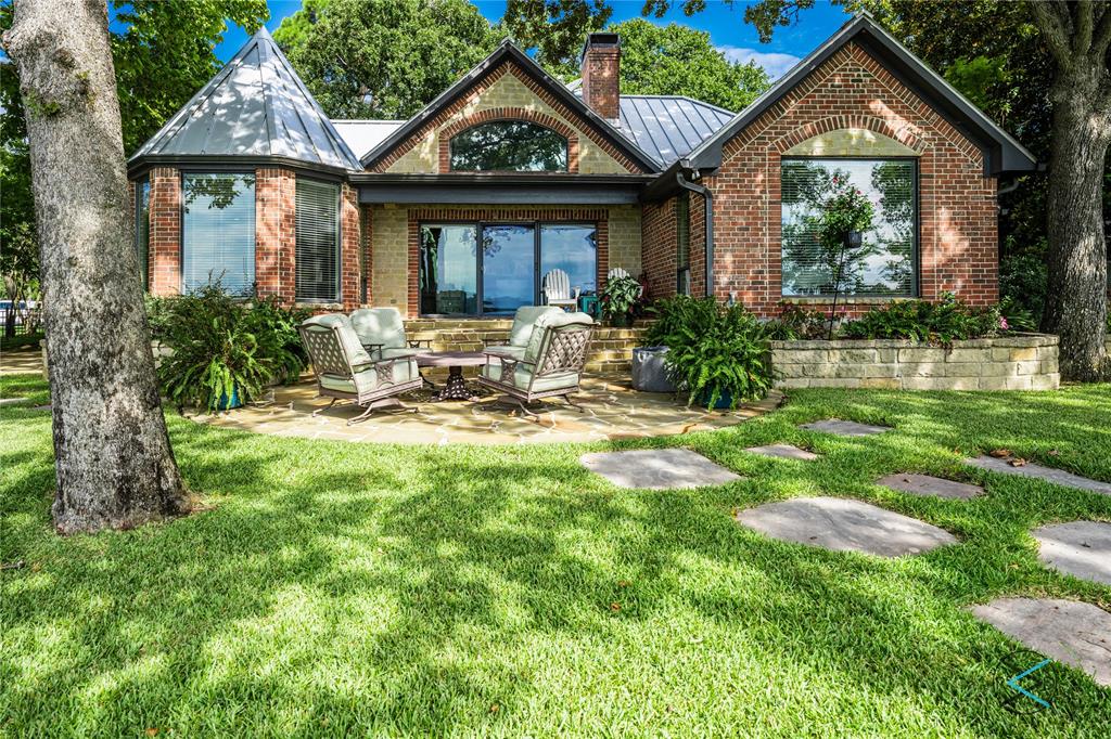 115 Crestwood Circle