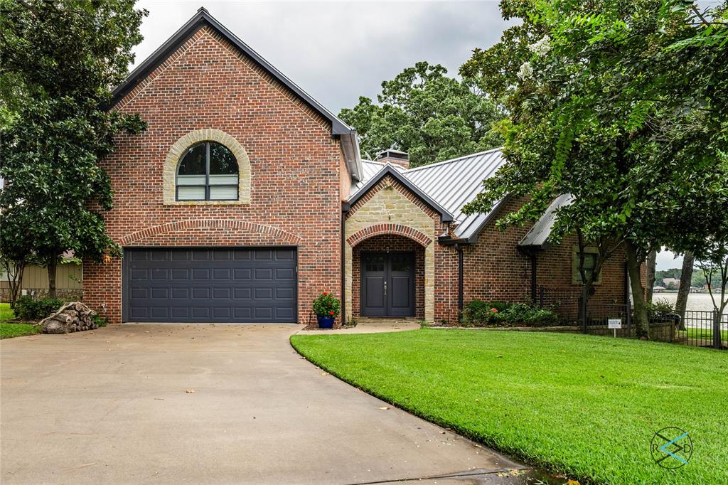 115 Crestwood Circle