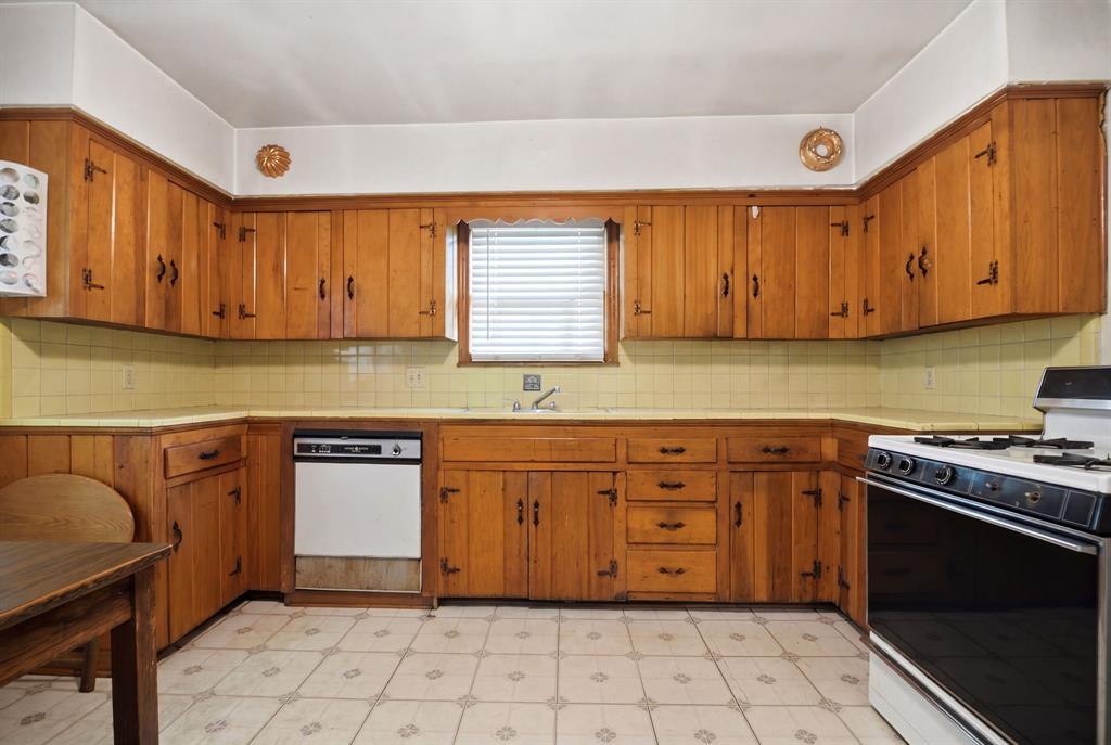 Cedar Crest Country Club Estates - Residential