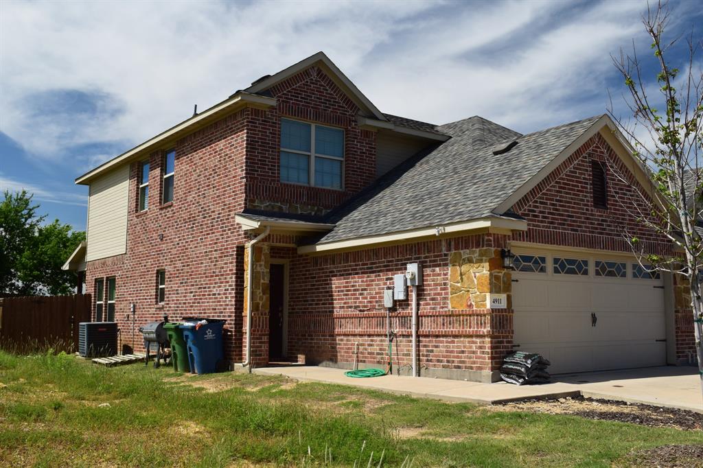 4909-4911 Villas Drive