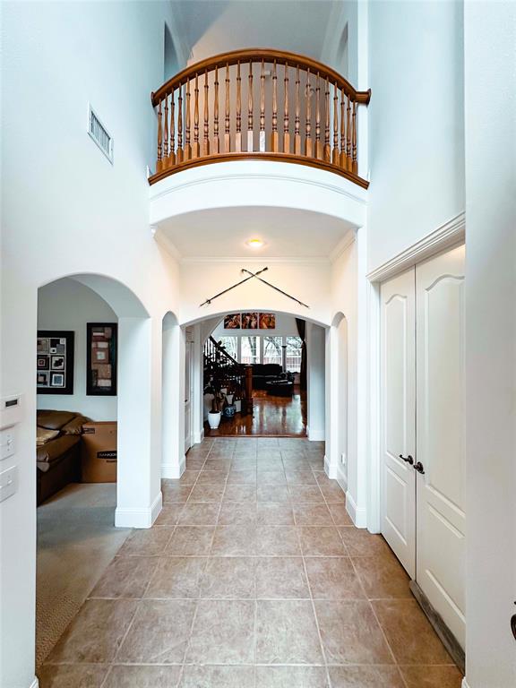 1712 windmill Circle