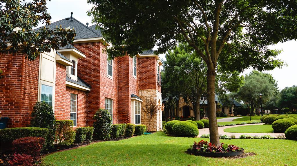 1712 windmill Circle