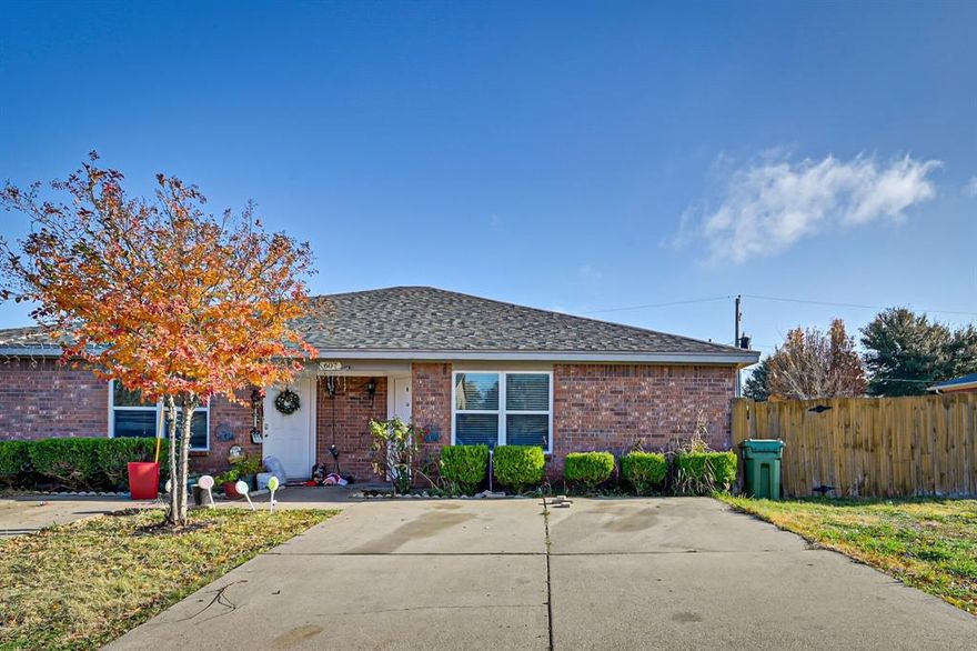 TURNOVER REPAIRS AND CLEANING IS IN PROCESS - Live in the Heart of Mansfield.  Quiet and spacious half duplex with 3 bedrooms, 2 baths all in an open floor plan.  Kitchen has granite coutners, and matching fridge INCLUDED.  Luxury plank flooring, throughout except one room of carpet.  Large back yard to roam.