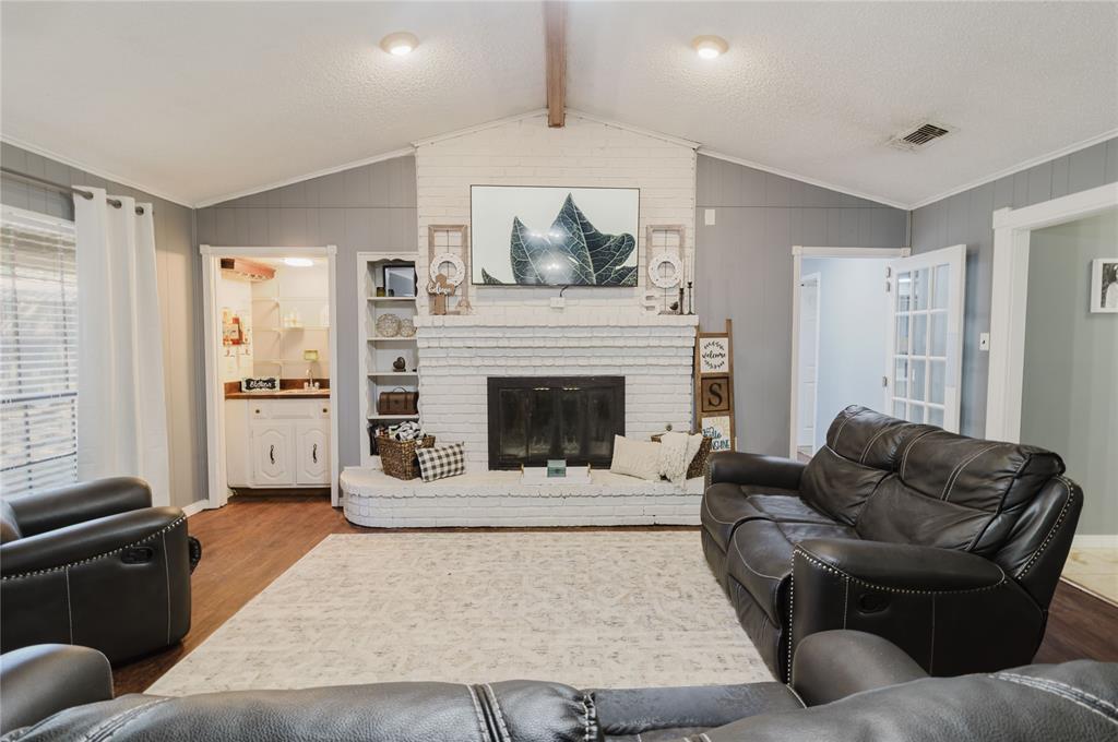 223 Mockingbird Court