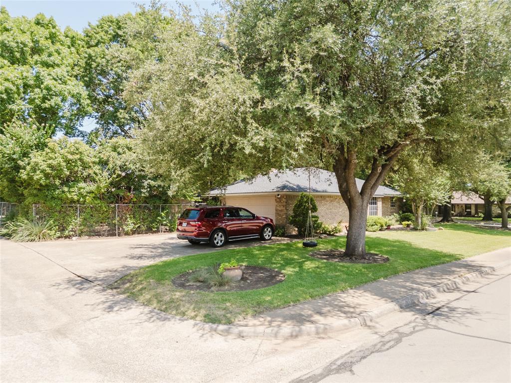 223 Mockingbird Court