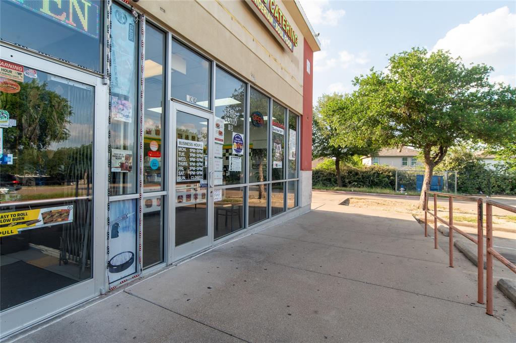 Mountain Creek Shopping Center - Commercial Sale