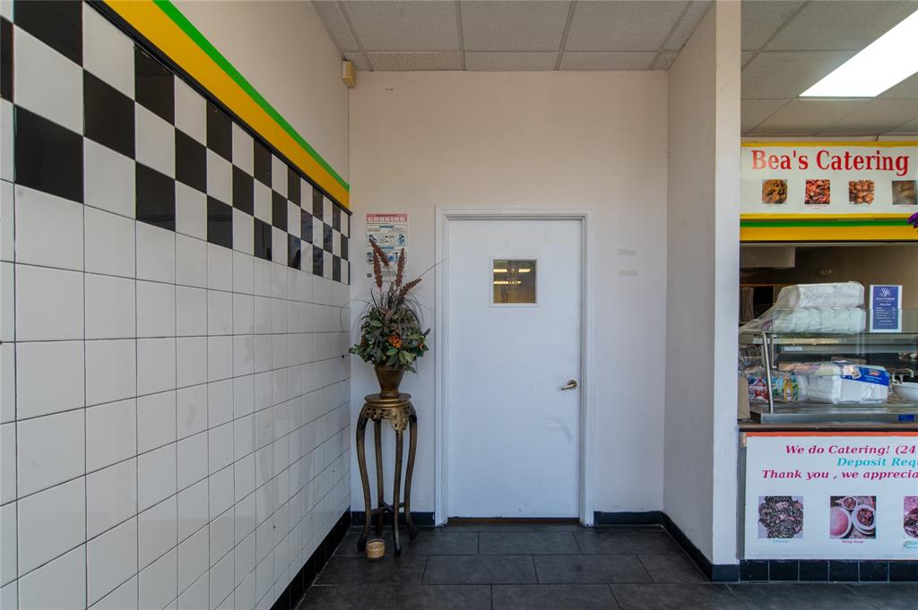 Mountain Creek Shopping Center - Commercial Sale