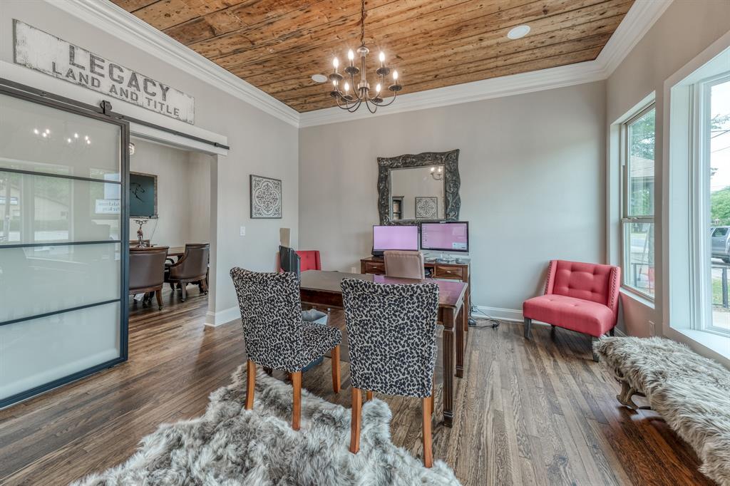 Hitt - Commercial Sale