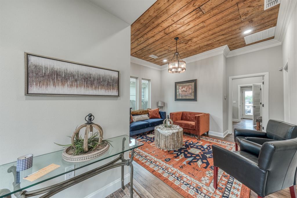 Hitt - Commercial Sale