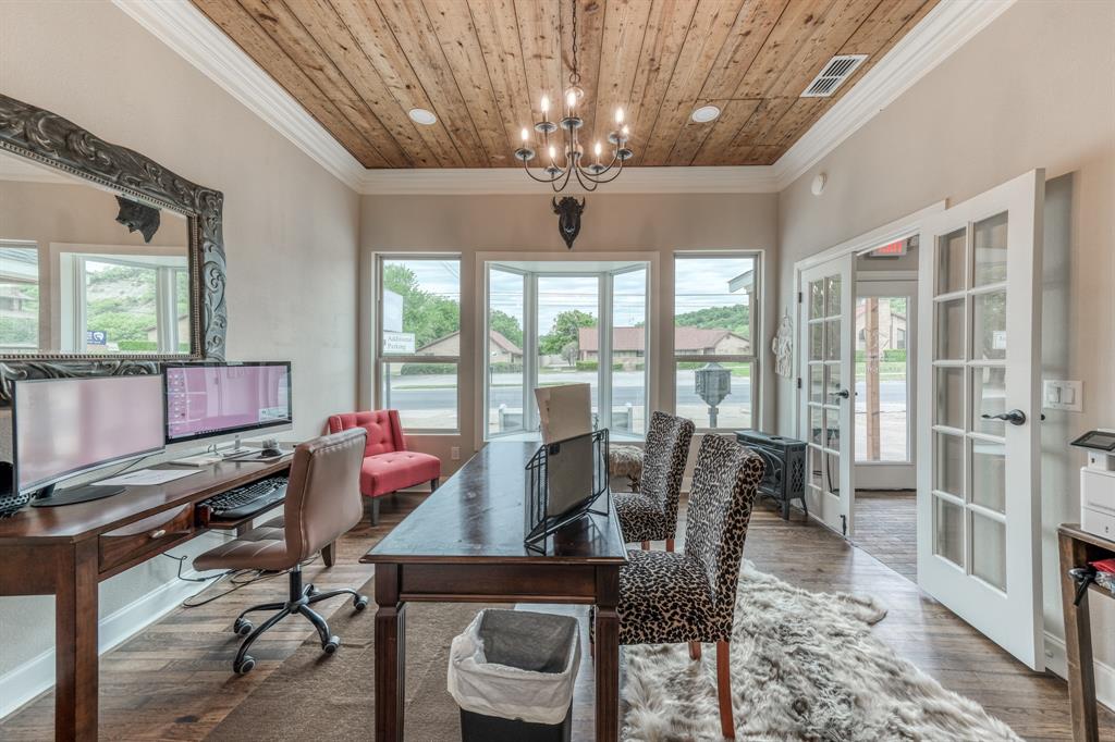 Hitt - Commercial Sale