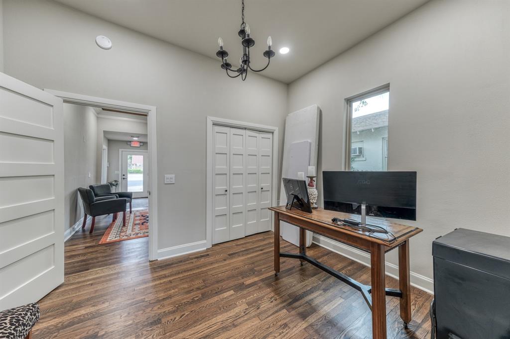 Hitt - Commercial Sale