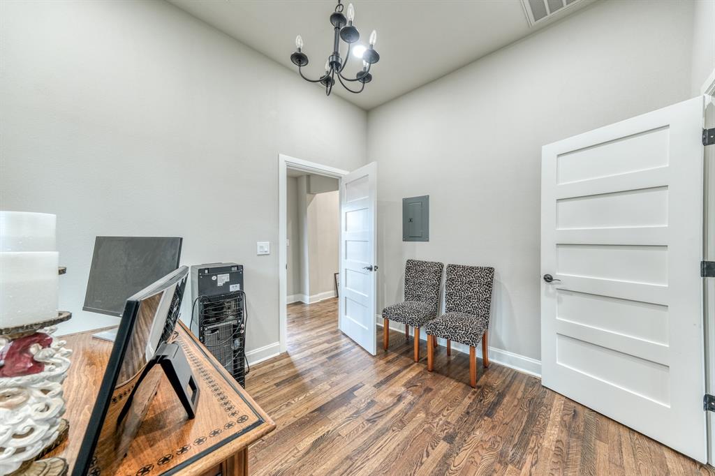 Hitt - Commercial Sale