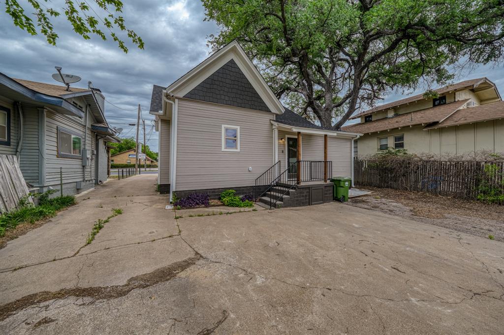 Hitt - Commercial Sale