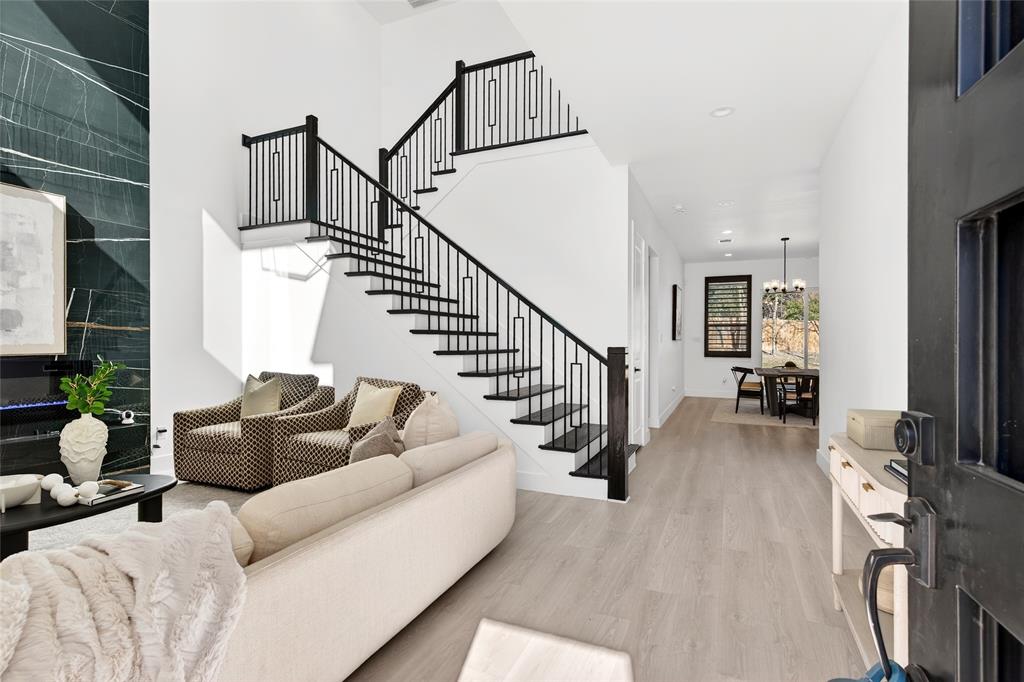 531 W Laureland Road