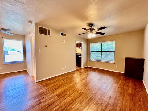 Photo of 2526 W Prairie Street #205, Denton, TX 76201 (MLS # 21255451)