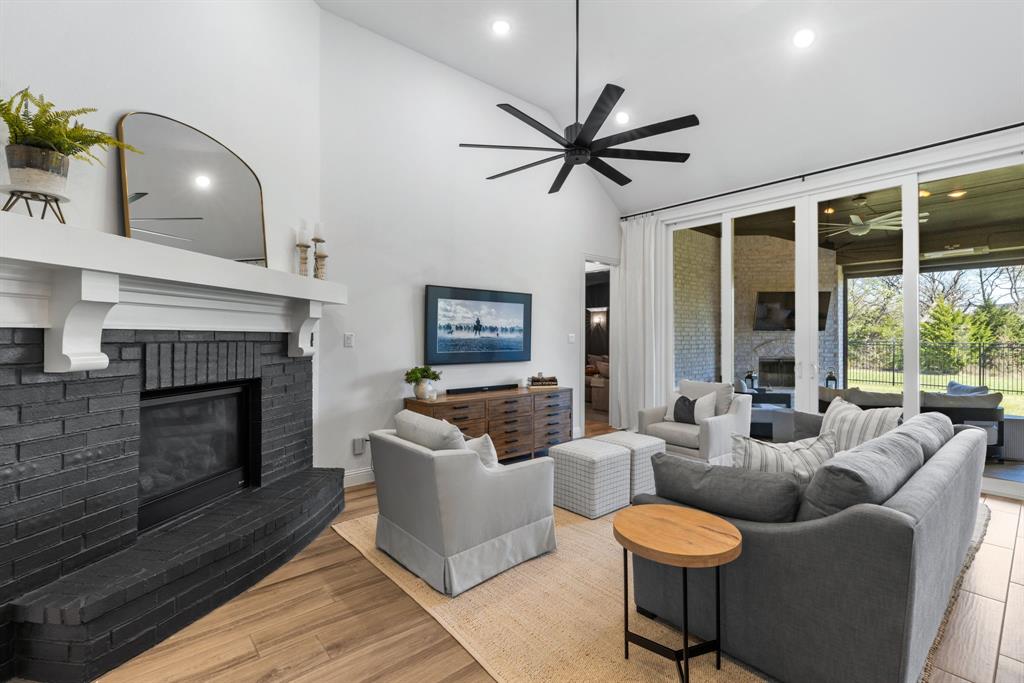 8820 Autumn Lake Trail