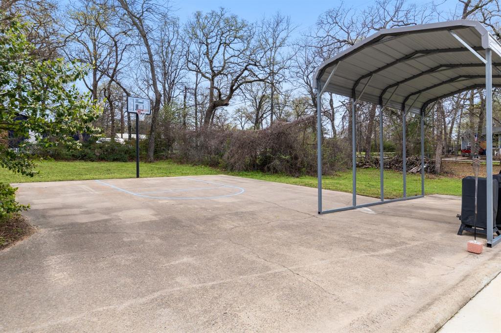 1016 Woodland Trail