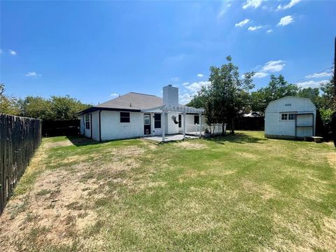 Tiny photo for 625 Main Street, Roanoke, TX 76262 (MLS # 21341208)