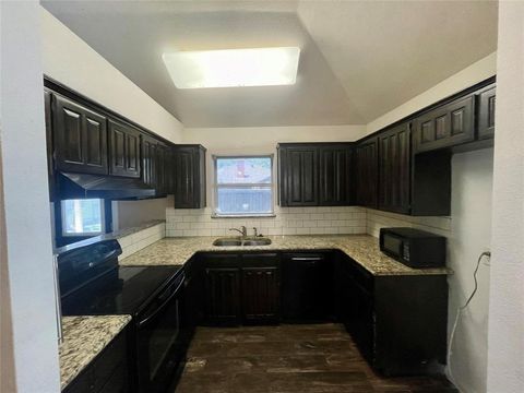 Tiny photo for 625 Main Street, Roanoke, TX 76262 (MLS # 21341208)