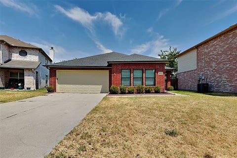 Photo of 4121 Tupelo Trail, Fort Worth, TX 76244 (MLS # 21372985)