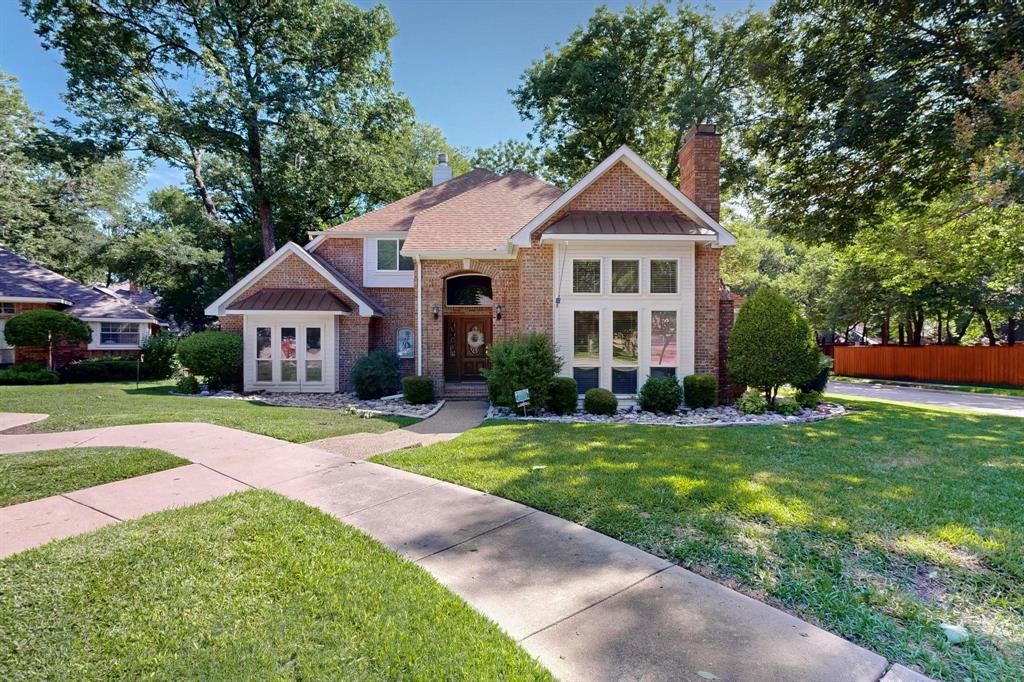 901 Sunningdale Circle