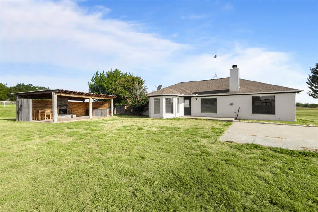 1253 Private Road 4011