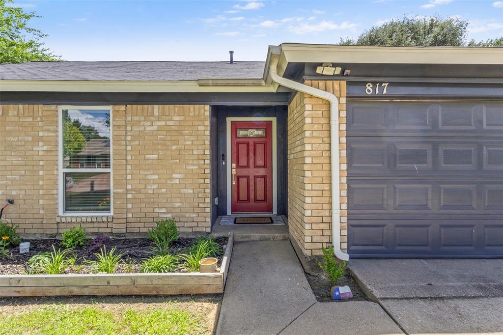 817 Woodhaven Lane