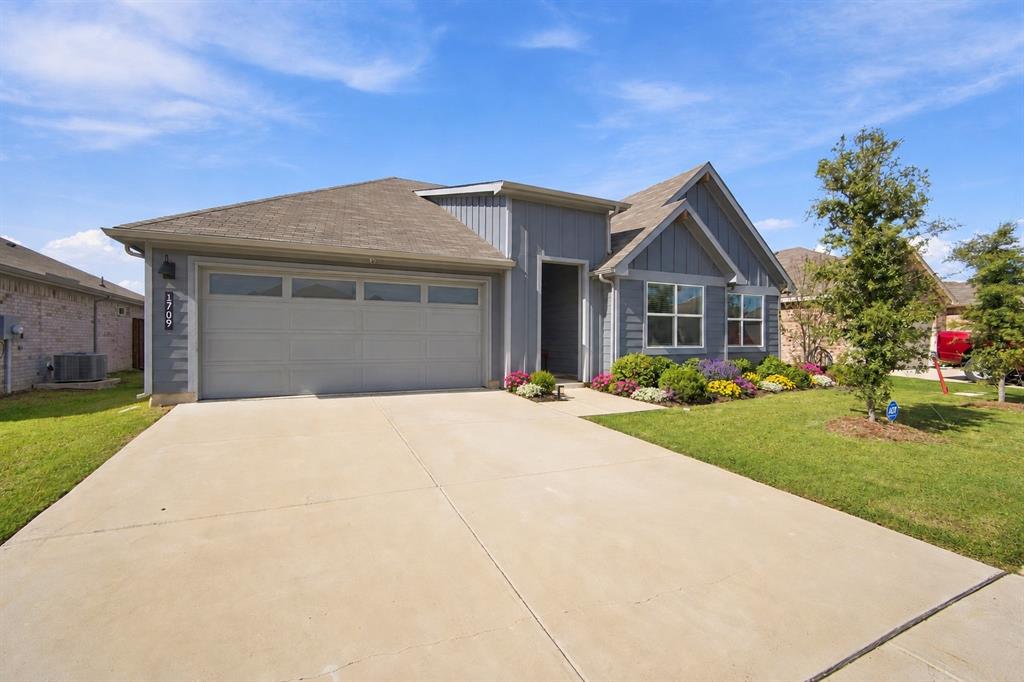 1709 Central Park Drive