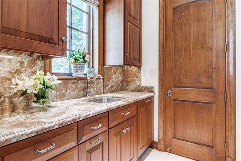 Tiny photo for 5800 Armstrong Parkway, University Park, TX 75205 (MLS # 20965498)