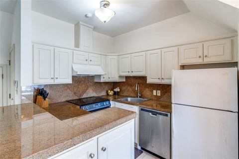 Tiny photo for 5800 Armstrong Parkway, University Park, TX 75205 (MLS # 20965498)