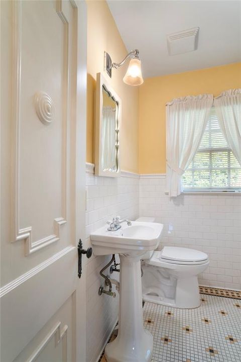 Tiny photo for 4676 Lorraine Avenue, Highland Park, TX 75209 (MLS # 21252552)