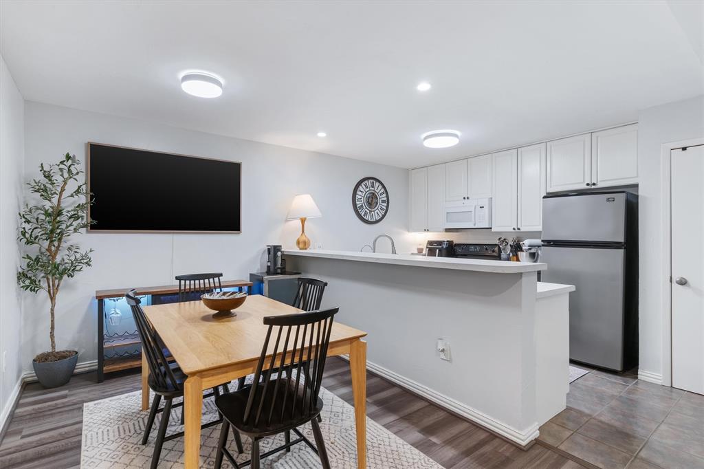 Holly Park Condos - Residential