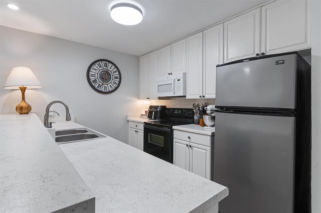 Holly Park Condos - Residential