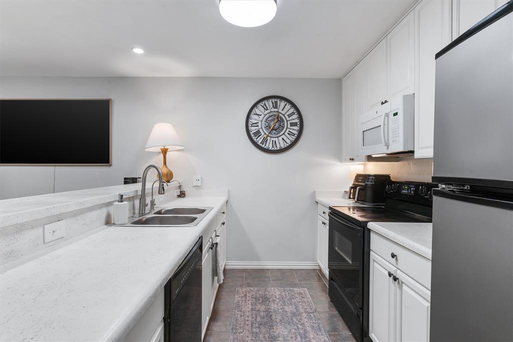 Holly Park Condos - Residential