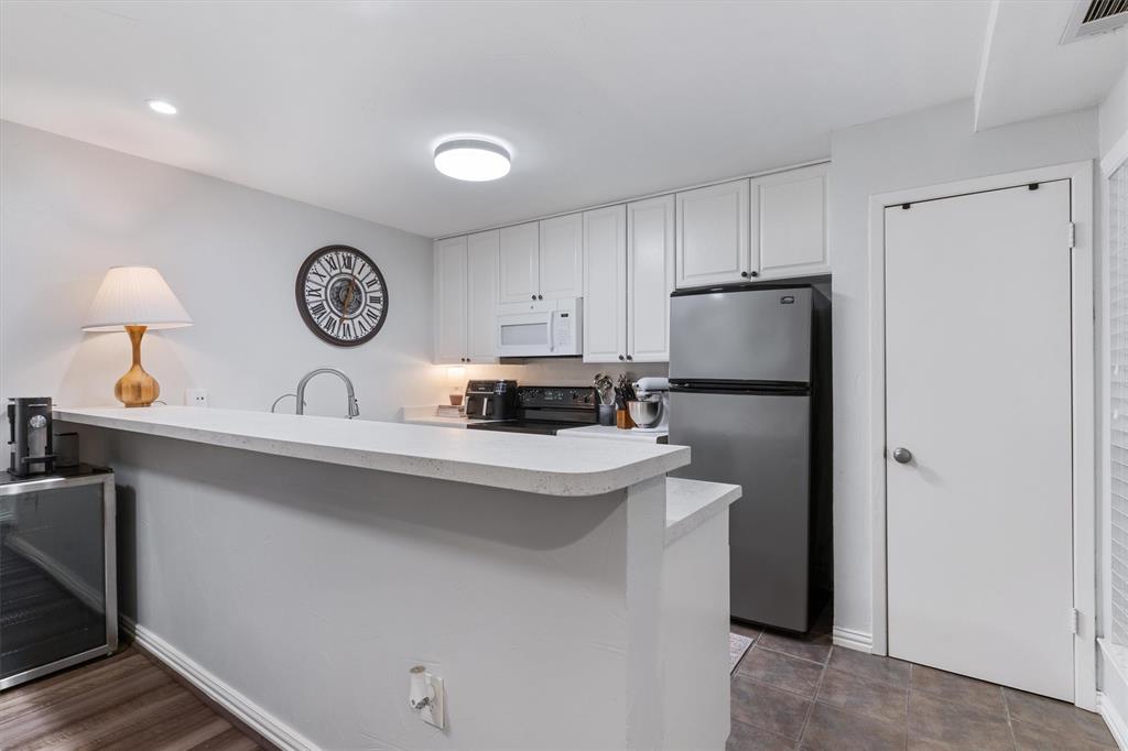 Holly Park Condos - Residential