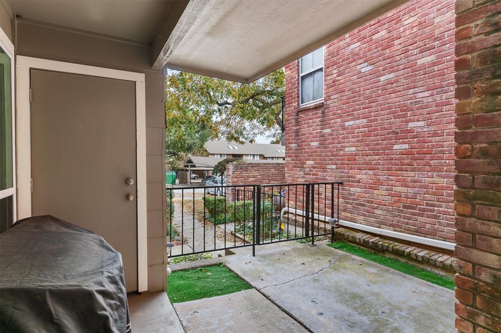 Holly Park Condos - Residential