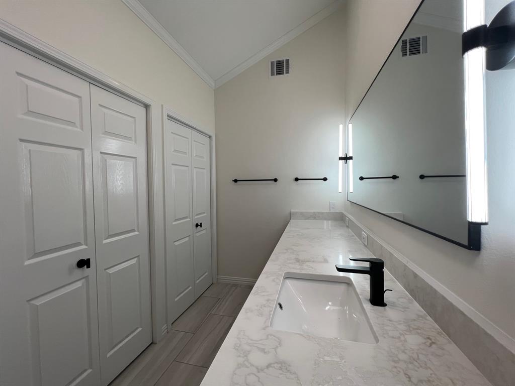 Les Lacs Garden Homes - Residential Lease