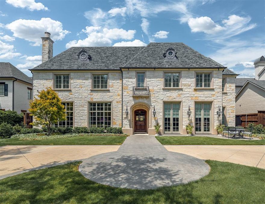 Elegant home in Devonshire! Walking distance to shopping and restaurants. This stunning, classic home is full of beautiful finishes and fine craftsmanship built by Les Owens in 2014. Magazine worthy with interiors by local designer. Exquisite formals with high ceilings and incredible onyx entry. Upstairs gallery, guest bedroom down, fabulous kitchen with double ovens & double dishwashers that opens up to the family room. Breakfast room overlooks the incredible backyard patio with fireplace, grilling area, and electric screens. You will never want to leave! His & her closets in spectacular primary suite with coffee bar and sitting area. Amazing storage throughout! This Devonshire home is stunning with a strong indoor, outdoor connection and abundance of natural light!