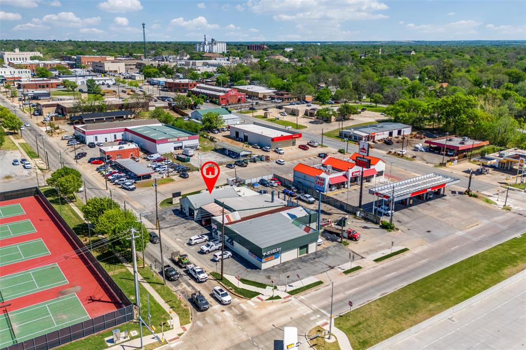 520 S Sam Rayburn Freeway